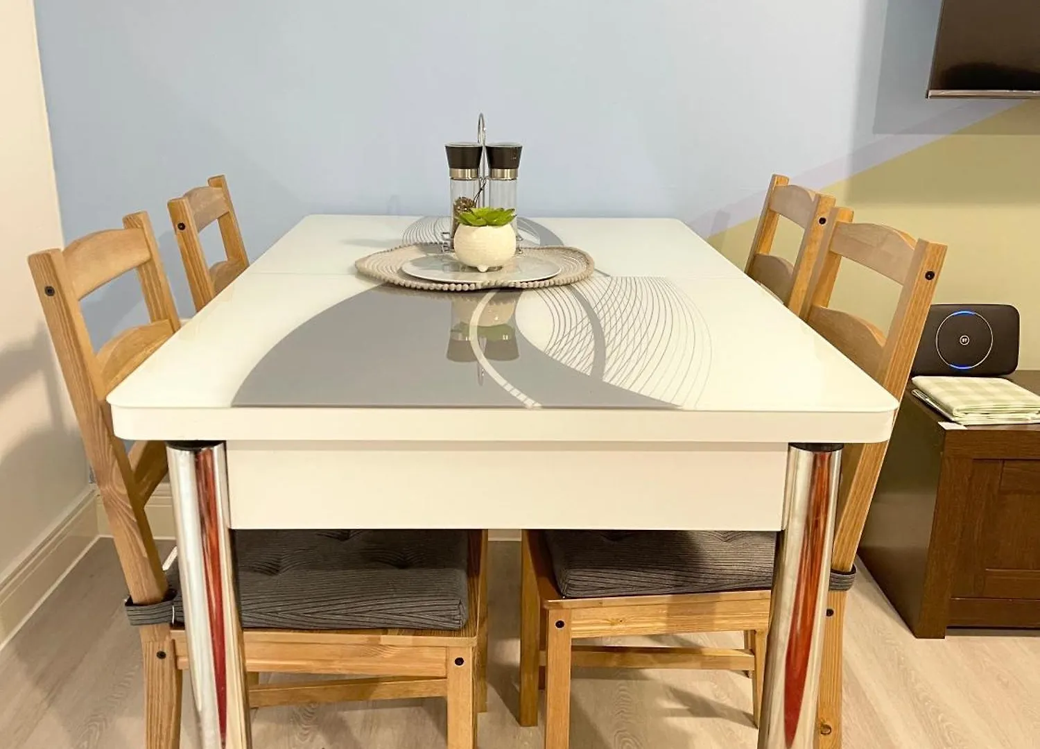 Crescent 2 Bedroom Apartment Goodmayes 0*,  United Kingdom